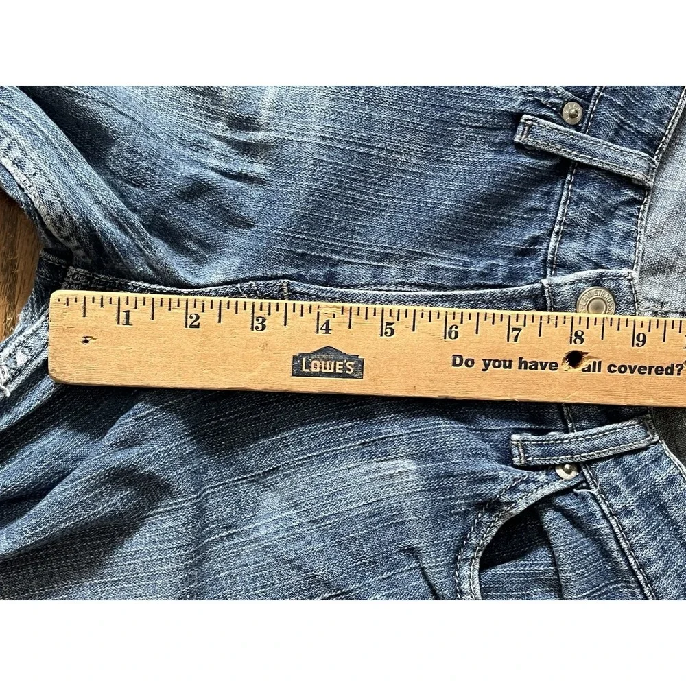 Levi's 518 Jeans Womens Sz 9S Superlow Boot Cut Light Wash Actual Fit (30x27.5)
